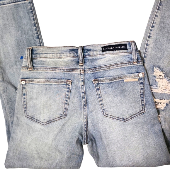 Rock and Republic Cropped Jeans - Picture 5 of 7